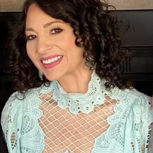 Meet your Posher, Laura - Picture 2 of 6